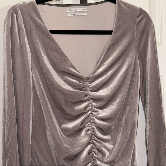 Urban Outfitters Velvet Clinched V-Neck Top Size Small - Picture 3 of 7